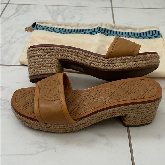 Tory Burch Elegant Tan Women's Sandals - Picture 4 of 5